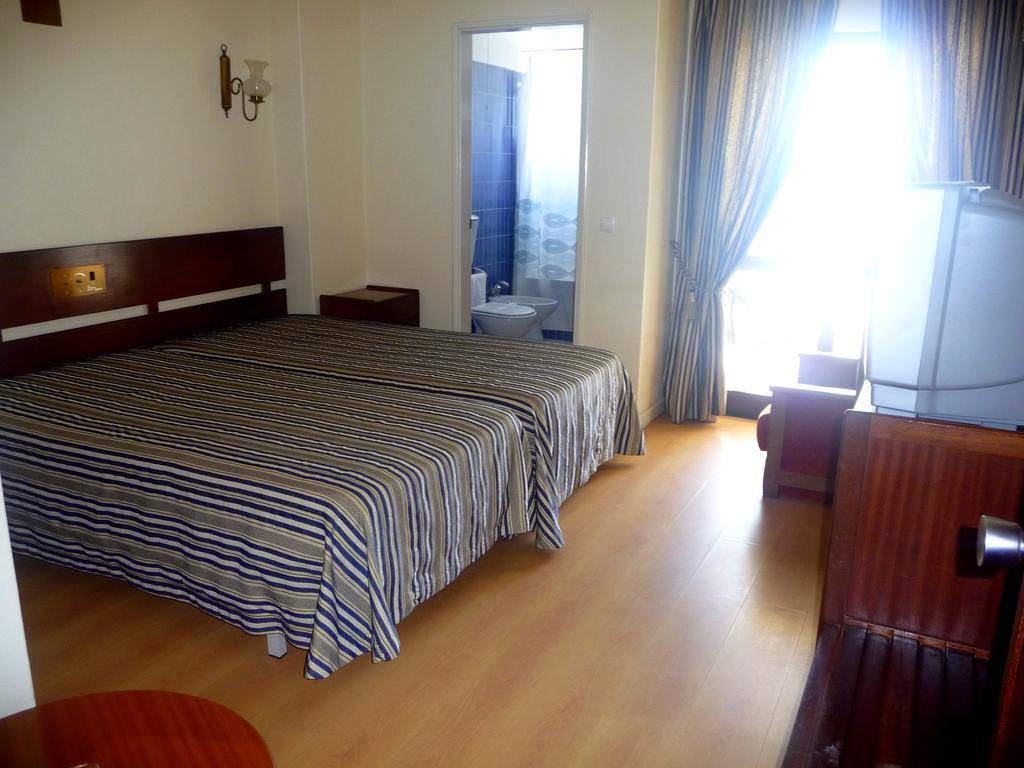 Hotel Tamargueira Figueira da Foz Quarto foto