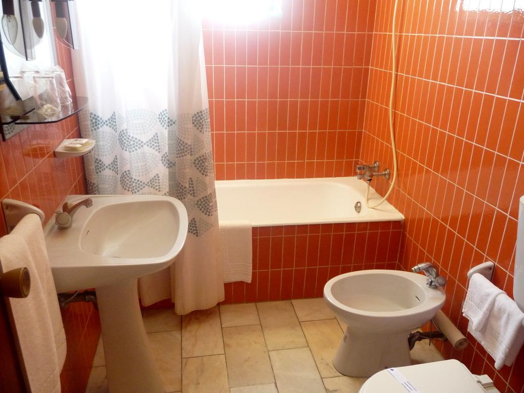 Hotel Tamargueira Figueira da Foz Quarto foto
