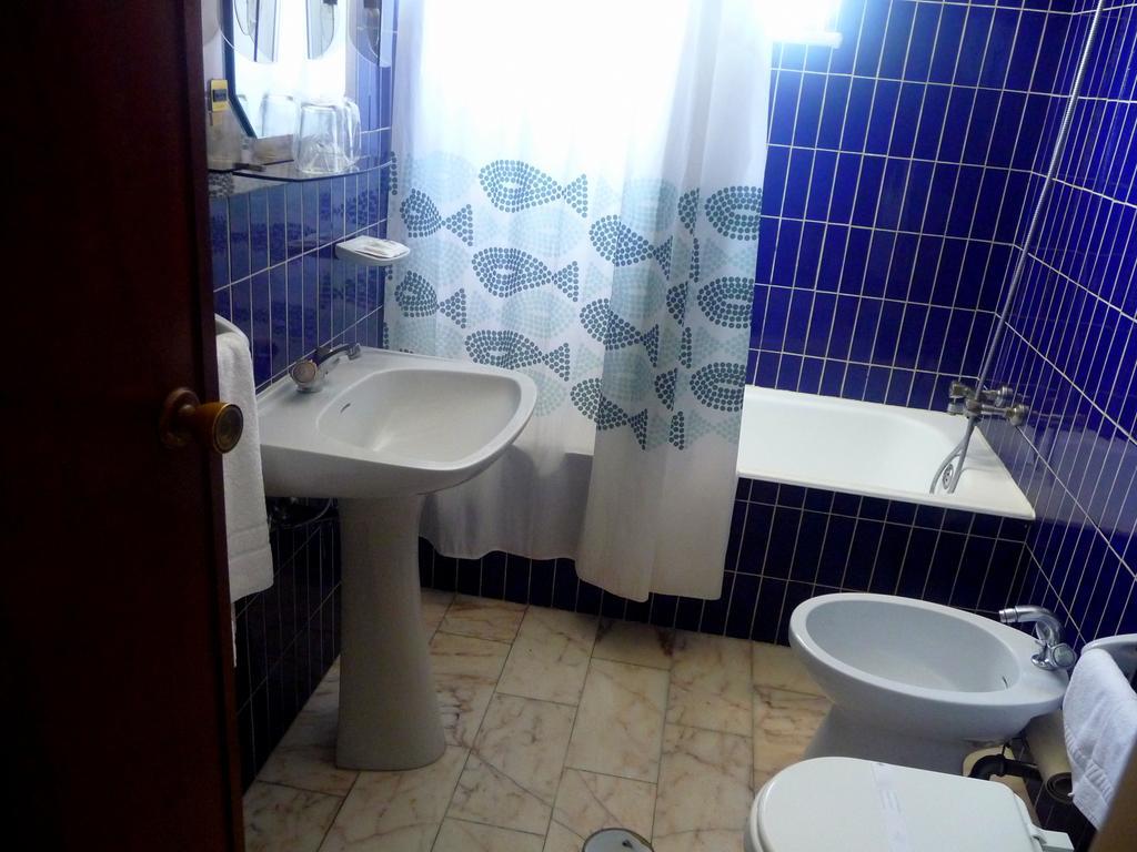 Hotel Tamargueira Figueira da Foz Quarto foto