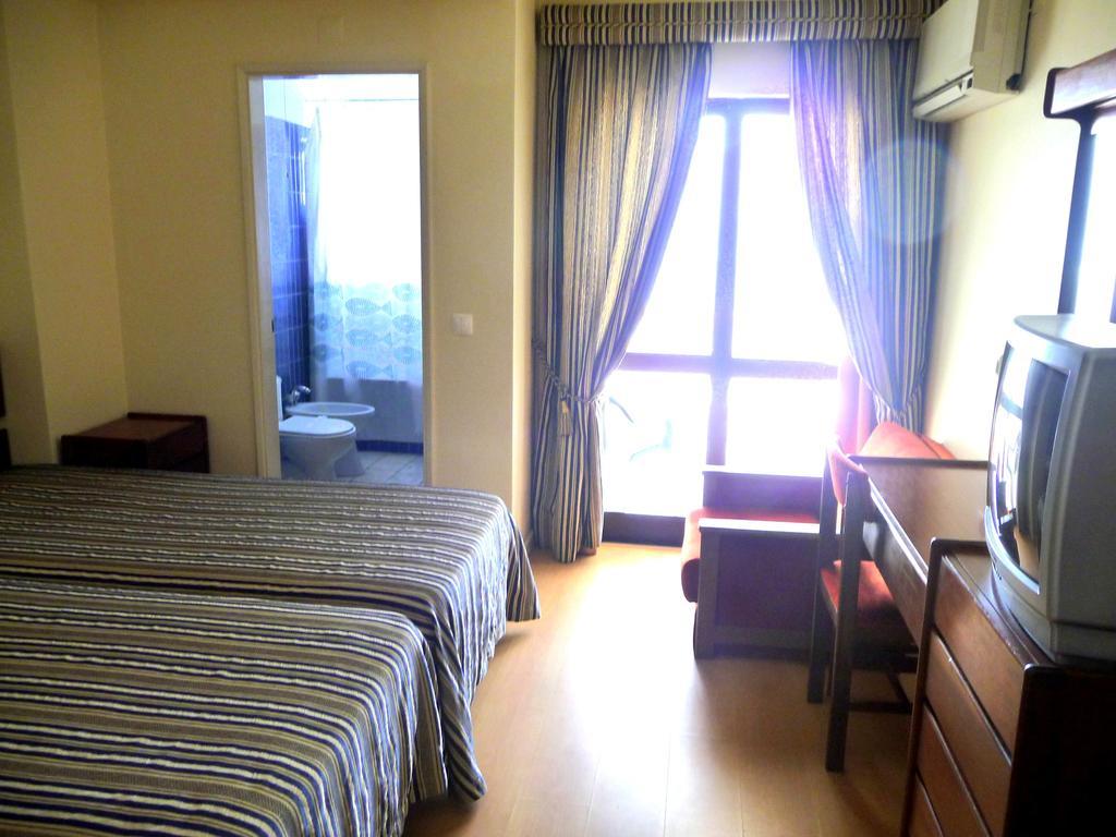Hotel Tamargueira Figueira da Foz Quarto foto
